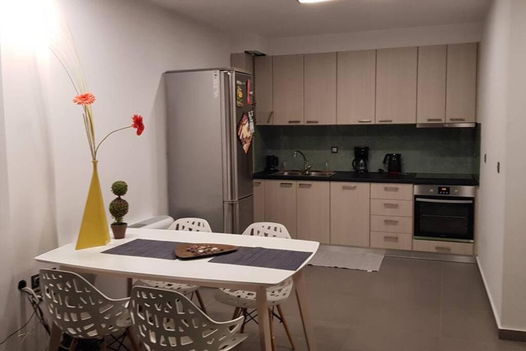 Hitech Appartment Amaliada Exterior foto